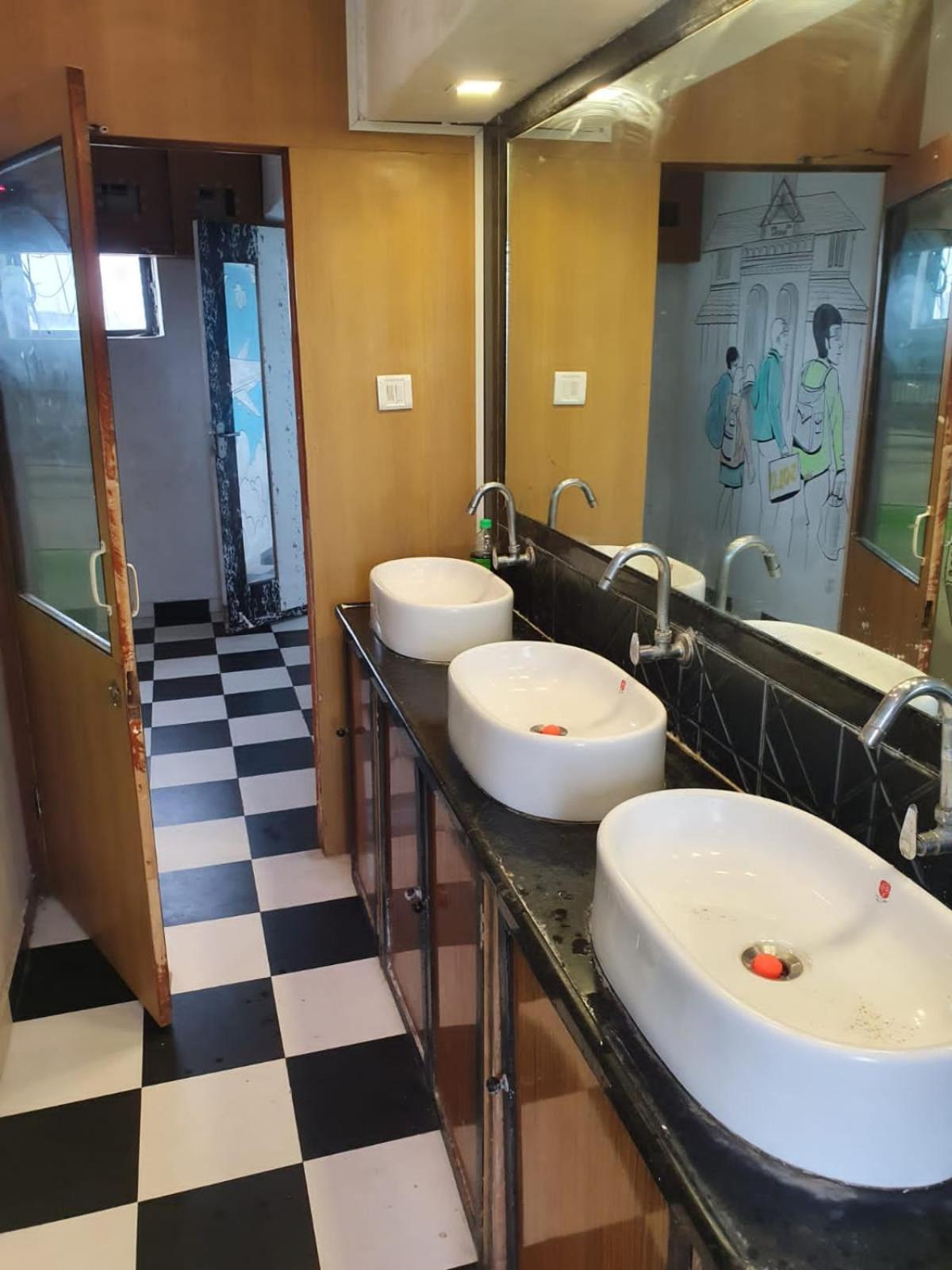 Hostel Solo Backpacker Bombaj Exteriér fotografie